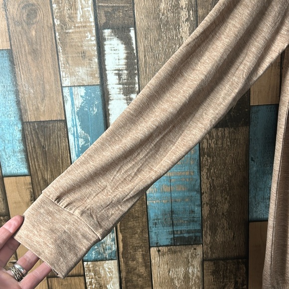 NWT small brown soft long sleeve top - Picture 5 of 10